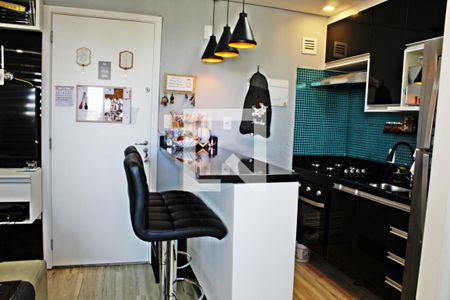 Sala/Cozinha de apartamento à venda com 1 quarto, 24m² em Vila Campanela, São Paulo