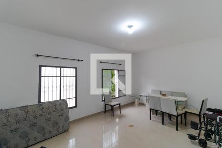 Sala de Estar de casa à venda com 3 quartos, 350m² em Parque São Quirino, Campinas