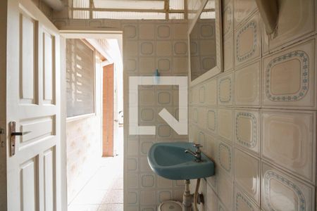 Casa à venda com 250m², 4 quartos e 2 vagasBanheiro de Serviço 