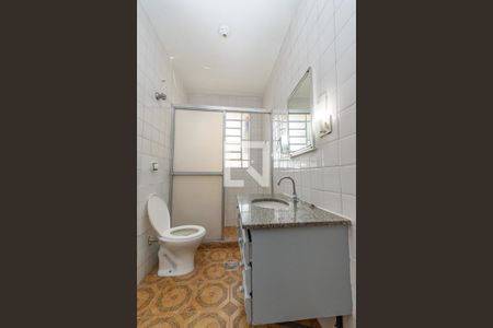 Banheiro de apartamento à venda com 1 quarto, 59m² em Centro, Campinas