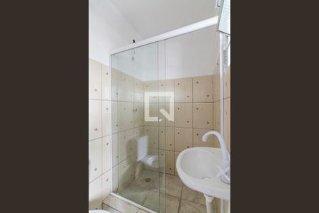 Banheiro de kitnet/studio para alugar com 1 quarto, 35m² em Vila Mazzei, Santo André
