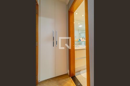 Apartamento à venda com 164m², 4 quartos e 4 vagasSuíte 2