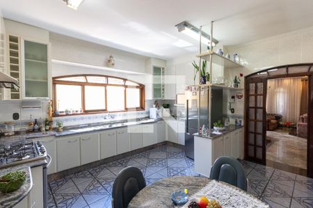 Casa à venda com 360m², 4 quartos e 4 vagasCozinha 1