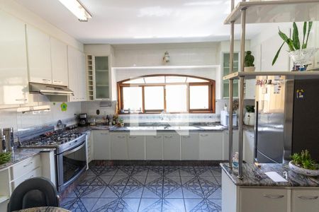 Casa à venda com 360m², 4 quartos e 4 vagasCozinha 1