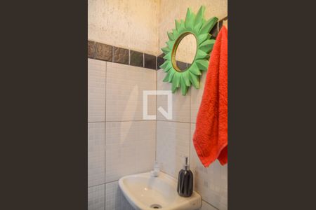 Casa à venda com 147m², 3 quartos e 2 vagasBanheiro de serviço