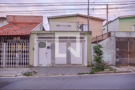 Casa à venda com 147m², 3 quartos e 2 vagasFachada