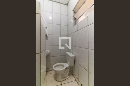 Banheiro de casa para alugar com 1 quarto, 40m² em Campo Limpo, São Paulo