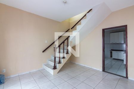 Sala  de casa à venda com 3 quartos, 140m² em Jardim das Flores, Osasco