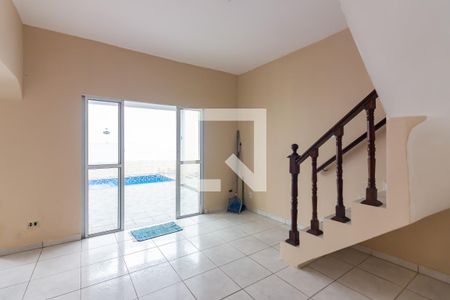 Sala  de casa à venda com 3 quartos, 140m² em Jardim das Flores, Osasco