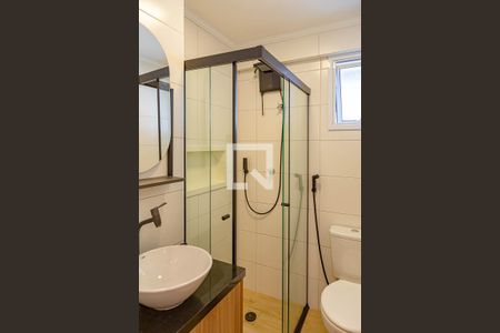 Banheiro de kitnet/studio para alugar com 1 quarto, 25m² em Bela Vista, São Paulo