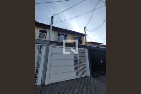 Casa para alugar com 90m², 2 quartos e 3 vagas Casa para alugar com 90m², 2 quartos e 3 vagasFachasda