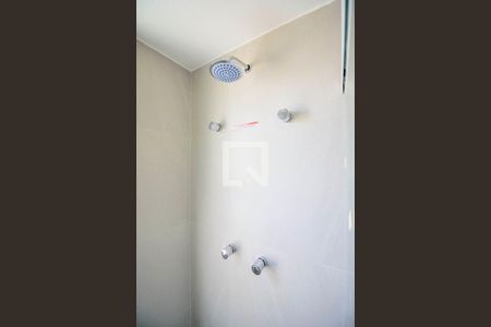 Banheiro de kitnet/studio à venda com 1 quarto, 28m² em Farroupilha, Porto Alegre