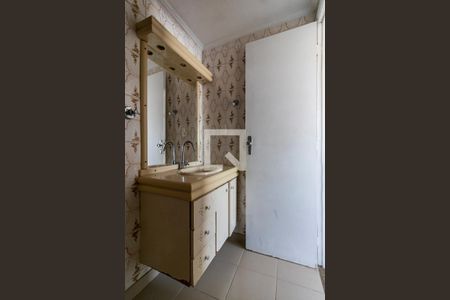 Banheiro de apartamento para alugar com 1 quarto, 49m² em Cambuci, São Paulo