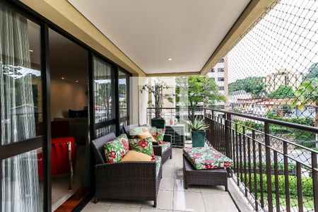Varanda de apartamento à venda com 3 quartos, 198m² em Real Parque, São Paulo