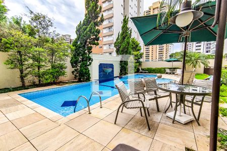 Apartamento à venda com 198m², 3 quartos e 3 vagasÁrea Comum - Piscina