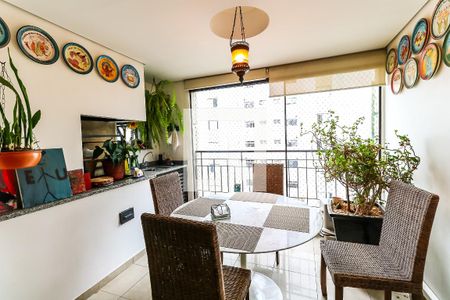 Apartamento à venda com 198m², 3 quartos e 3 vagasVaranda Gourmet