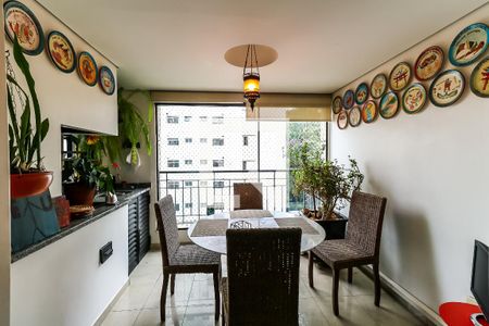 Apartamento à venda com 198m², 3 quartos e 3 vagasVaranda Gourmet