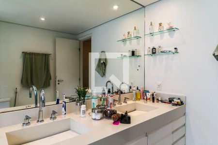 Apartamento à venda com 198m², 3 quartos e 3 vagasBanheiro Suíte 1