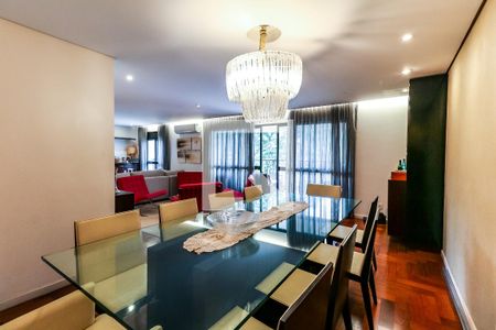 Sala de apartamento à venda com 3 quartos, 198m² em Real Parque, São Paulo