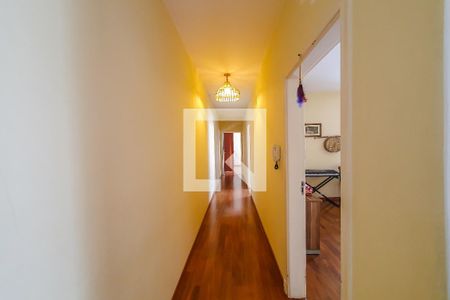 Casa à venda com 310m², 3 quartos e 3 vagasCorredor