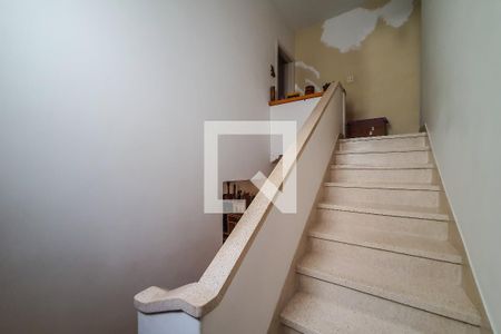 Casa à venda com 310m², 3 quartos e 3 vagasEscada