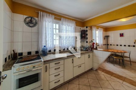 Casa à venda com 310m², 3 quartos e 3 vagasCozinha