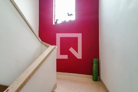 Casa à venda com 310m², 3 quartos e 3 vagasEscada