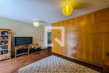 Casa à venda com 310m², 3 quartos e 3 vagasQuarto 1 Suite