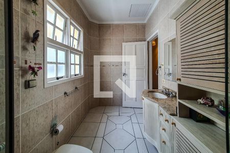 Casa à venda com 310m², 3 quartos e 3 vagasBanheiro