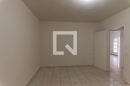 Casa para alugar com 70m², 2 quartos e 2 vagas Casa para alugar com 70m², 2 quartos e 2 vagasQuarto 2