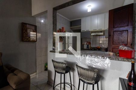 Detalhe da sala de casa para alugar com 3 quartos, 100m² em Maracanã, Praia Grande