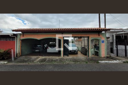 Casa à venda com 250m², 2 quartos e 3 vagasFachada