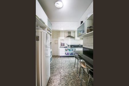 Apartamento à venda com 170m², 4 quartos e 2 vagas Apartamento à venda com 170m², 4 quartos e 2 vagasCozinha
