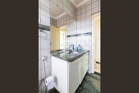 Apartamento à venda com 170m², 4 quartos e 2 vagas Apartamento à venda com 170m², 4 quartos e 2 vagasBanheiro da Suíte