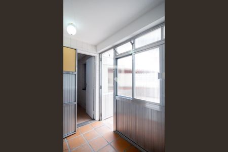 Casa para alugar com 180m², 2 quartos e 2 vagas Casa para alugar com 180m², 2 quartos e 2 vagasLavanderia