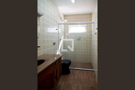 Casa para alugar com 180m², 2 quartos e 2 vagas Casa para alugar com 180m², 2 quartos e 2 vagasBanheiro Social