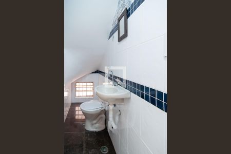 Lavabo de casa para alugar com 2 quartos, 180m² em Jardim Aeroporto, São Paulo