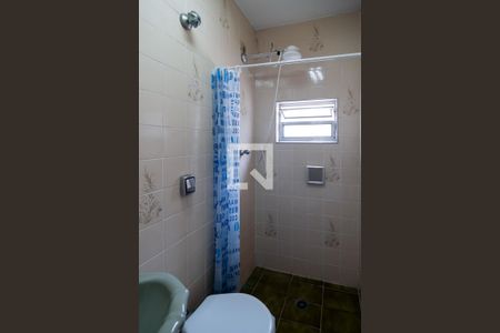 Casa para alugar com 180m², 2 quartos e 2 vagas Casa para alugar com 180m², 2 quartos e 2 vagasBanheiro Edícula