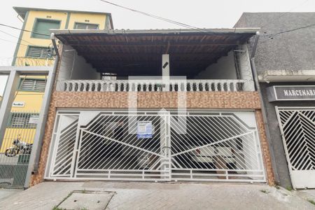 Casa à venda com 200m², 3 quartos e 3 vagas Casa à venda com 200m², 3 quartos e 3 vagasFachada