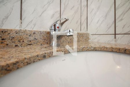 Casa à venda com 200m², 3 quartos e 3 vagas Casa à venda com 200m², 3 quartos e 3 vagasBanheiro Suíte