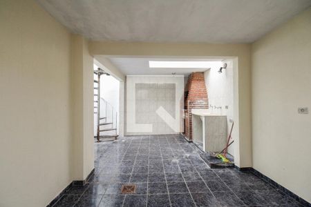 Casa à venda com 200m², 3 quartos e 3 vagas Casa à venda com 200m², 3 quartos e 3 vagasChurrasqueira