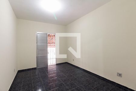 Quarto 2 de casa à venda com 3 quartos, 200m² em Vila Carrao, São Paulo