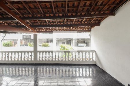 Casa à venda com 200m², 3 quartos e 3 vagas Casa à venda com 200m², 3 quartos e 3 vagasVaranda Quarto 1 e Quarto 2