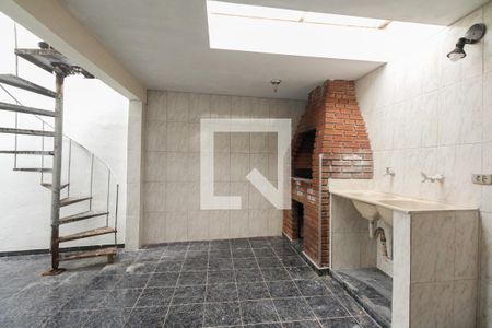 Casa à venda com 200m², 3 quartos e 3 vagas Casa à venda com 200m², 3 quartos e 3 vagasChurrasqueira