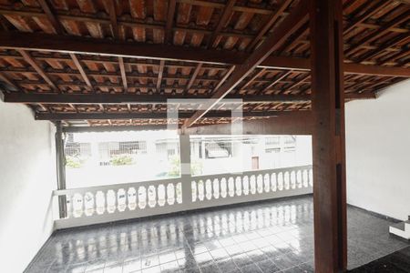 Casa à venda com 200m², 3 quartos e 3 vagas Casa à venda com 200m², 3 quartos e 3 vagasVaranda Quarto 1 e Quarto 2