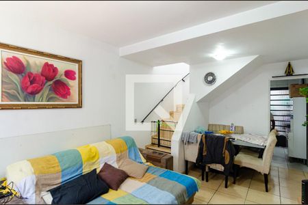 Sala de casa de condomínio para alugar com 2 quartos, 57m² em Vila Campestre, São Paulo