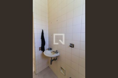 Apartamento para alugar com 300m², 3 quartos e 4 vagas Apartamento para alugar com 300m², 3 quartos e 4 vagasBanheiro de serviço