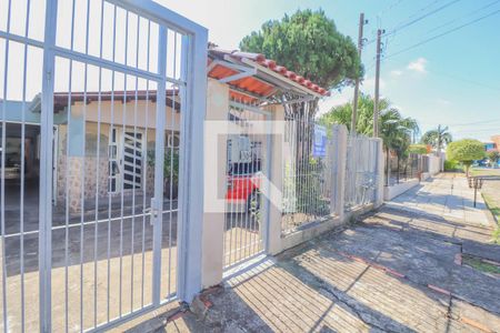 Casa à venda com 220m², 2 quartos e 2 vagas Casa à venda com 220m², 2 quartos e 2 vagasFachada