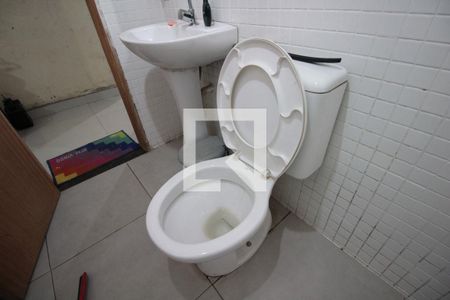 Casa à venda com 473m², 5 quartos e 5 vagasAndar Inferior | Banheiro da Suite 1