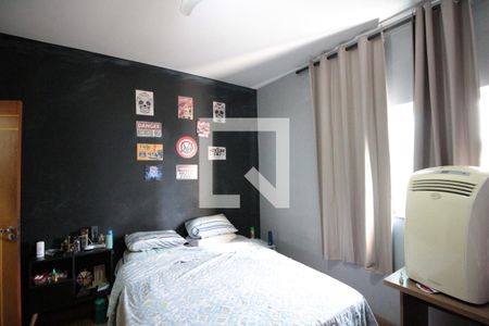 Casa à venda com 473m², 5 quartos e 5 vagasQuarto 3